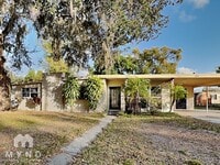 Building Photo - 1602 Simmons Pl