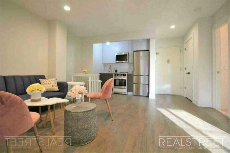Primary Photo - Stunning NEW 1 BED in PLG!