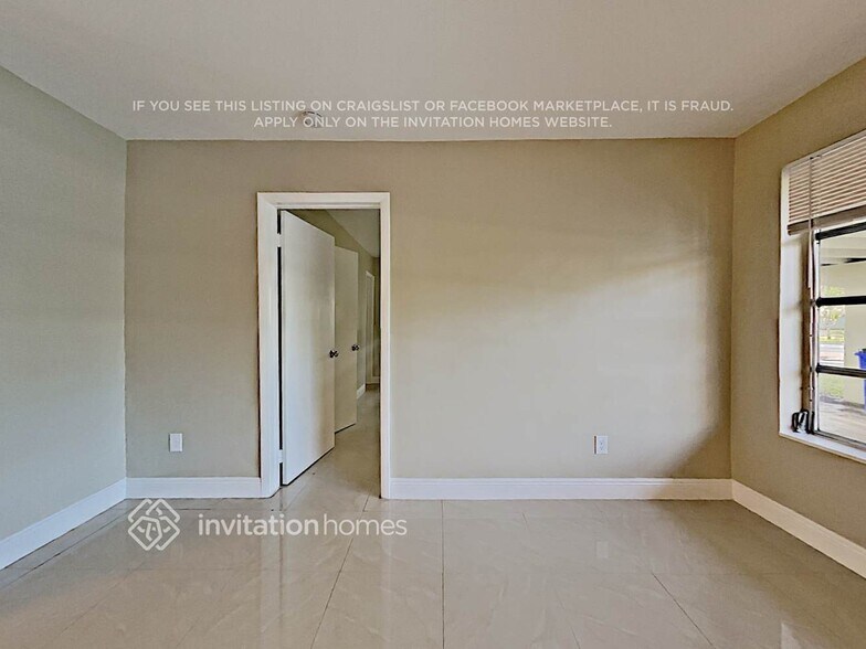 Building Photo - 5560 SW 7th Ct