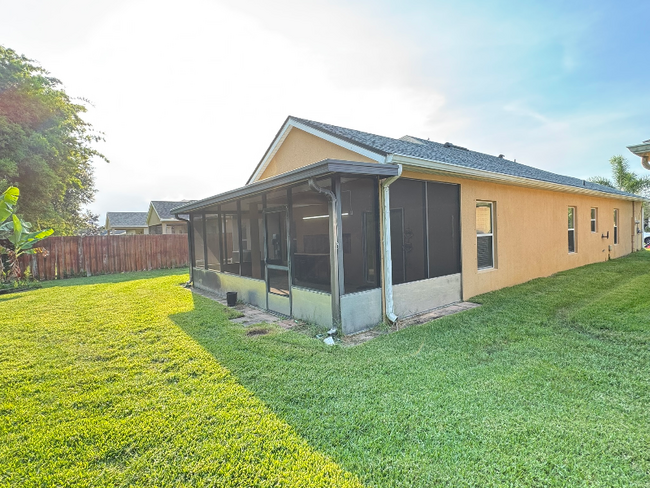 Building Photo - 3740 Aria Dr