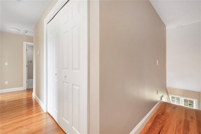 Building Photo - 1401 Hunting Hill Dr
