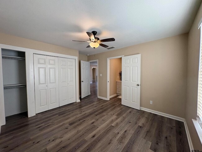 Building Photo - 348 Caroline Ln