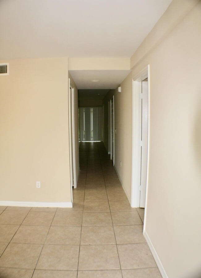 Building Photo - 7435 Albany Rd