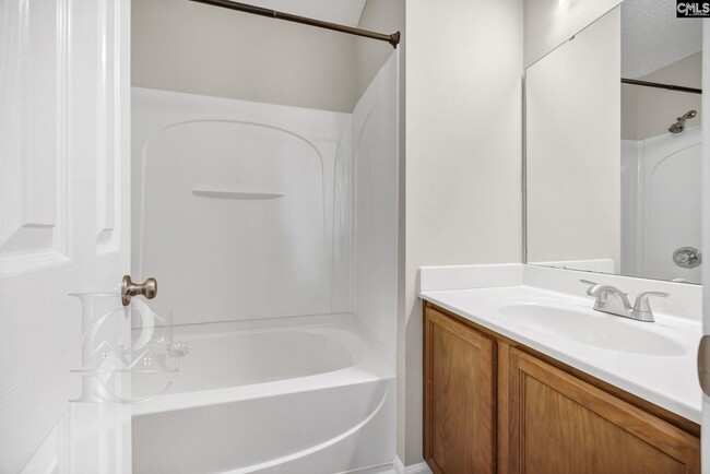 Building Photo - 815 Chablis Dr