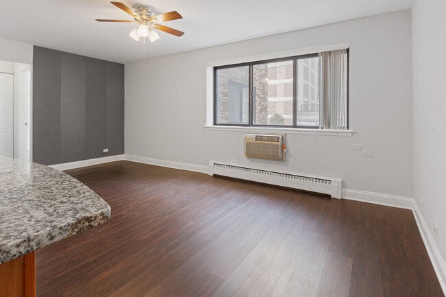 Building Photo - 5534 N Kenmore Ave