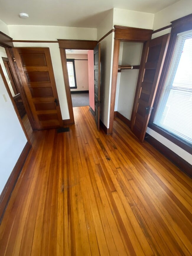 Building Photo - Charming 4-Bedroom Historic Home Near Downtown!