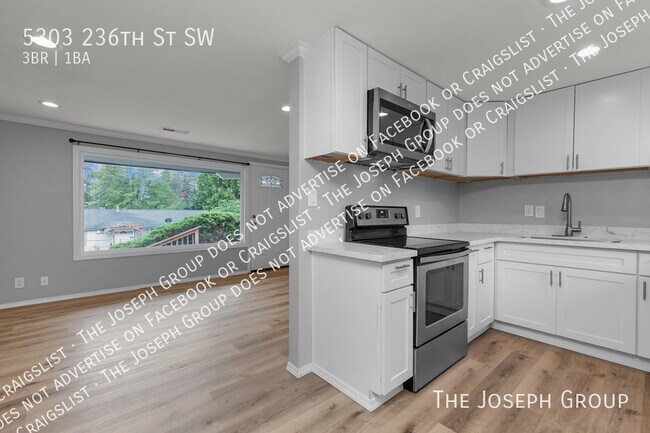Building Photo - 5303 236th St SW