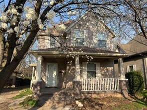 Building Photo - 1439 N Texas Ave