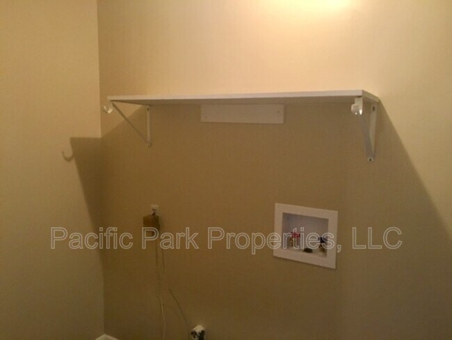 Building Photo - 9403 Shenandoah Dr