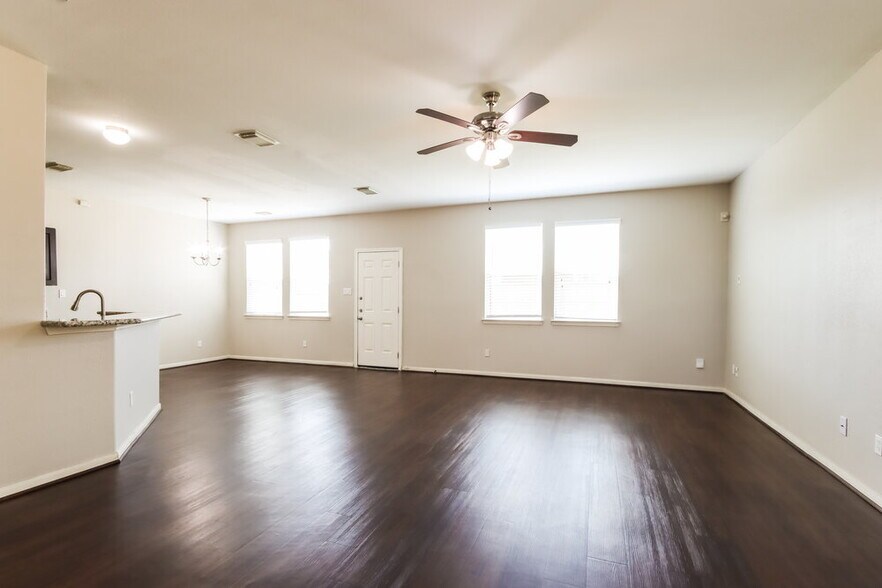 Building Photo - 21831 Octavia Way