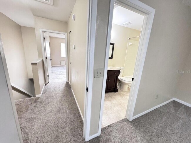 Building Photo - 10128 Lake Oak Cir