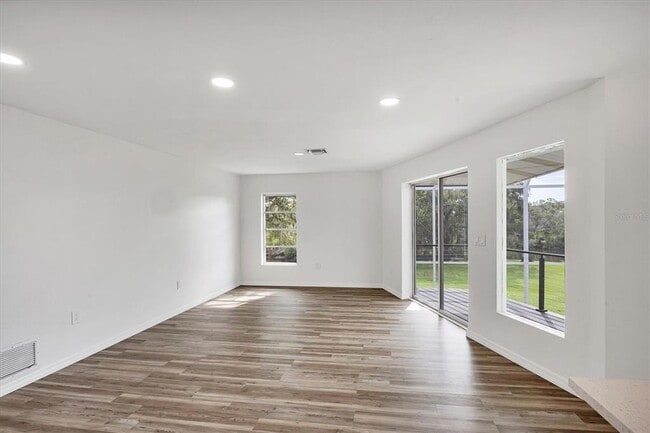 Building Photo - 2460 Whippoorwill Cir