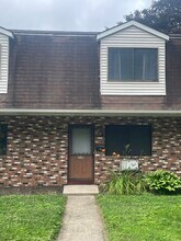 Building Photo - 220 Blakeslee St