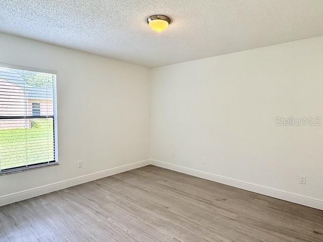Building Photo - 553 Walnut Grove Pl