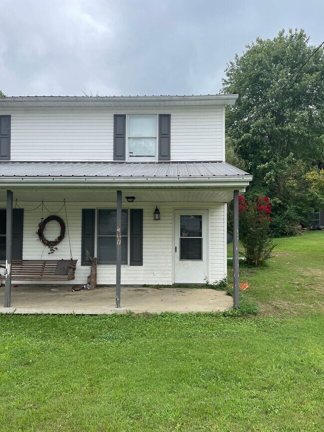Primary Photo - 460-462 Oak St