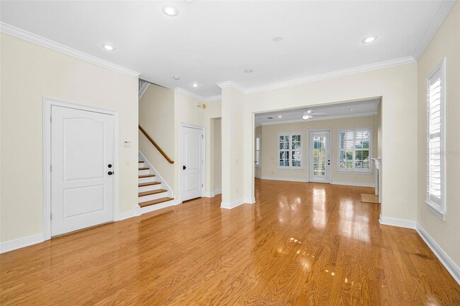 Building Photo - 924 Hemingway Cir