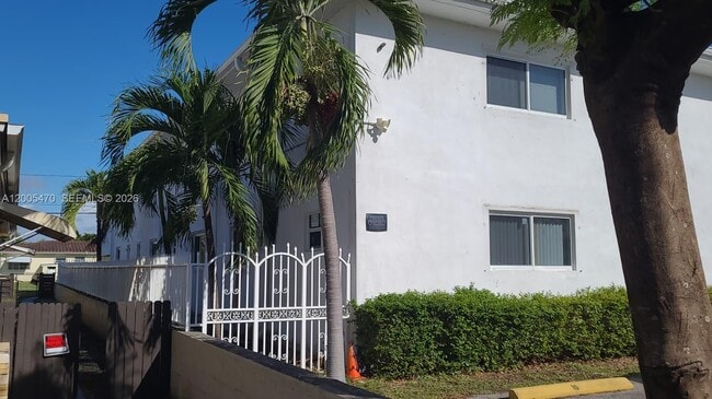 Building Photo - 1719 Wiley St