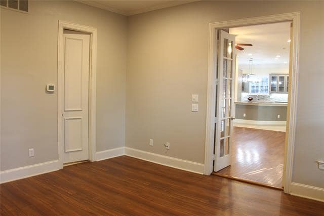 Building Photo - 5969 Kensington Dr