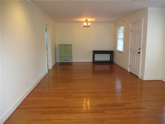 Building Photo - 112 Highland Ave