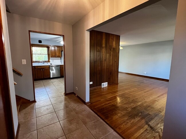 Building Photo - 5341 Grand Ave