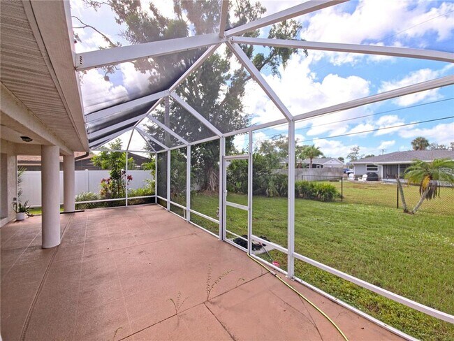 Building Photo - 395 Dorchester Dr