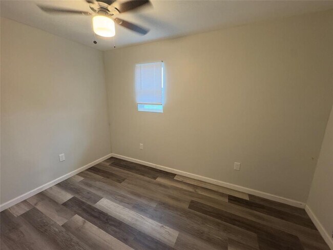 Building Photo - 100 Simmons Family Farm Rd