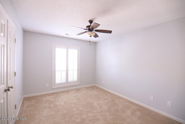 Building Photo - 105 Sunshine Ln