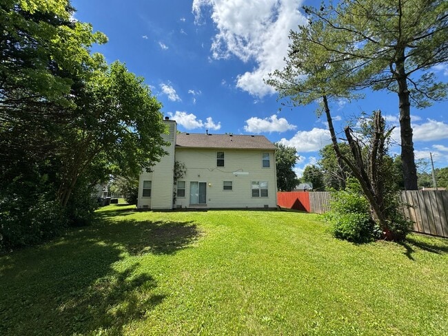 Building Photo - Eagle Creek 3 Bed 2.5 Bath