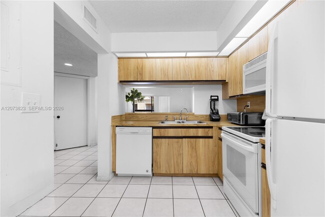 Building Photo - 12990 SW 88th Ln