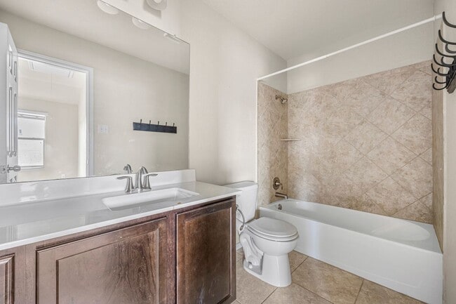 Building Photo - 1414 Fawn Lily Dr