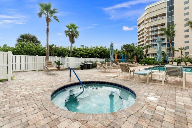 Primary Photo - Winter Paradise Getaway
