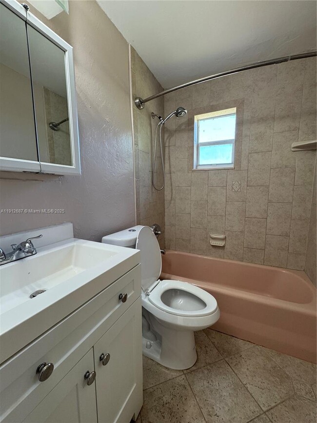 Building Photo - 3110 N 58th Ave