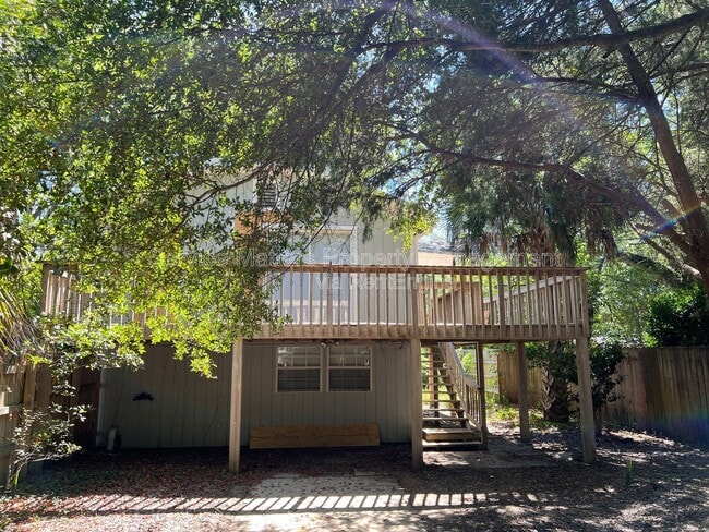Primary Photo - 3305 E Blount St