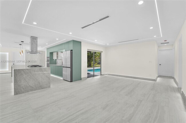 Building Photo - 4700 SW 110th Ave