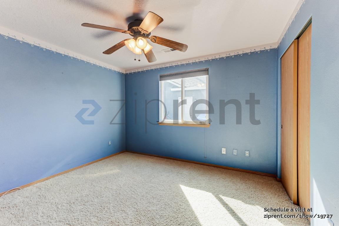 Building Photo - 10601 NE 45th Ave