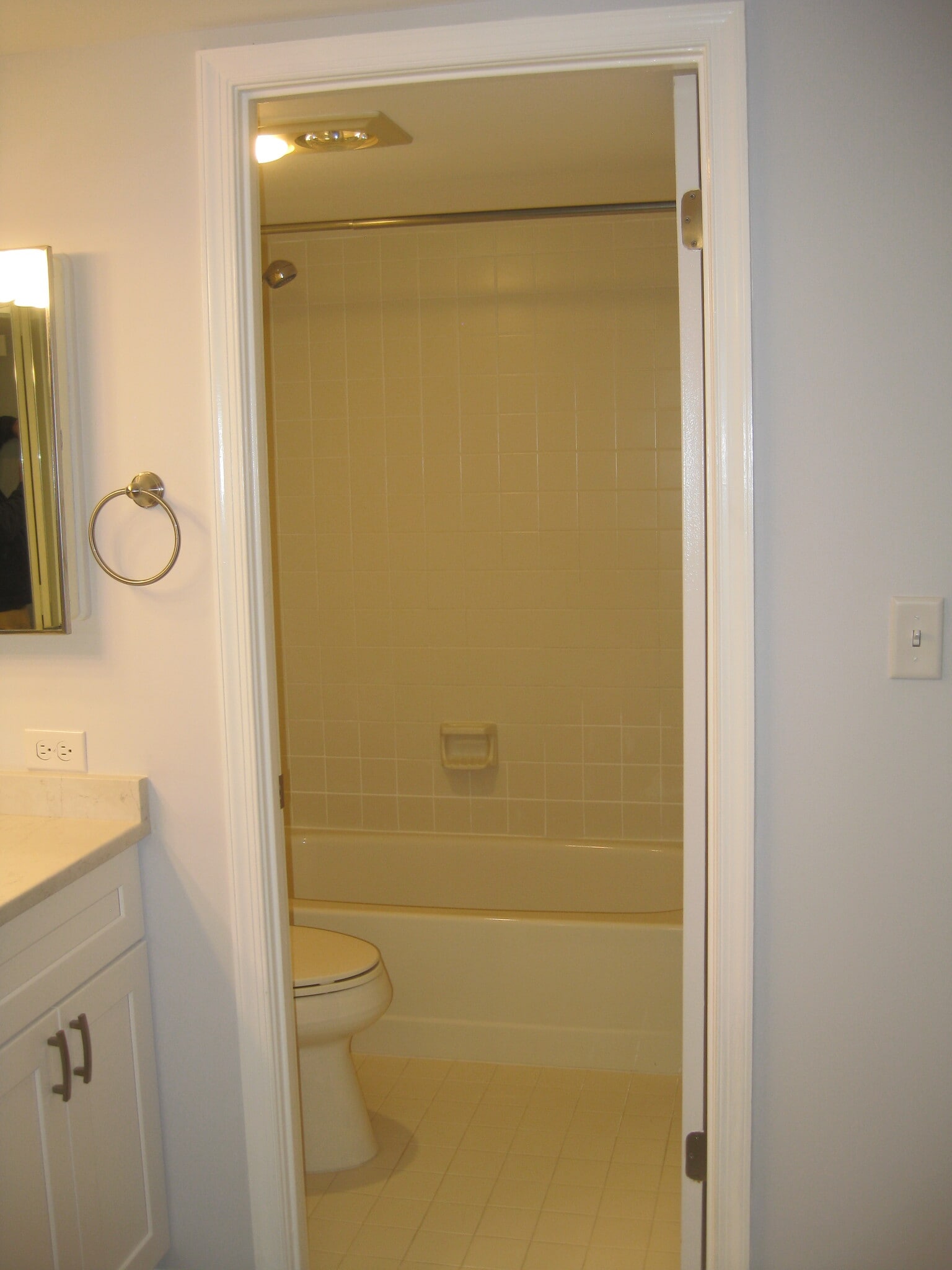 Separate toilet/tub from dressing room - 2100 Langston Blvd