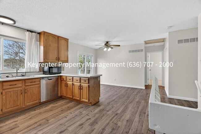 Building Photo - Spacious 3BR Home with Finished Basement in St. Charles