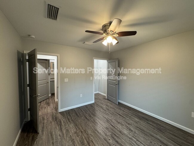 Building Photo - 6848 Stirrup Ln