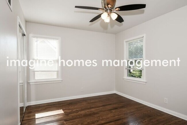Building Photo - Gorgeous 3 Bedroom Home in St. Louis