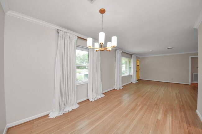 Building Photo - 6403 Waltway Dr