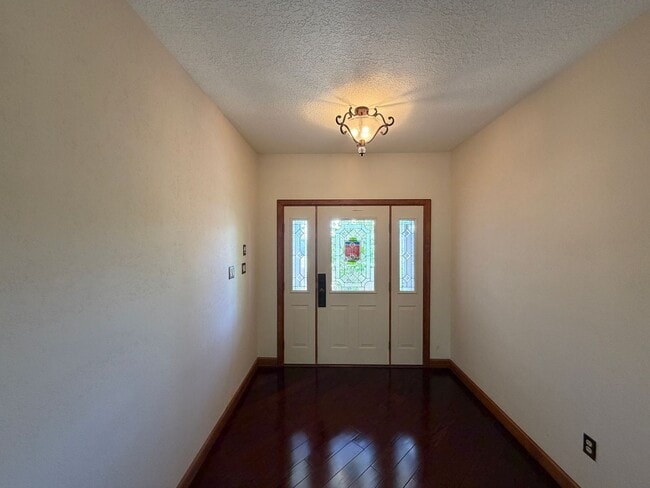 Building Photo - Beautiful 3 Bedroom Single Story Custom Home Plus Office Available Near Tramway Blvd NE & I-40!