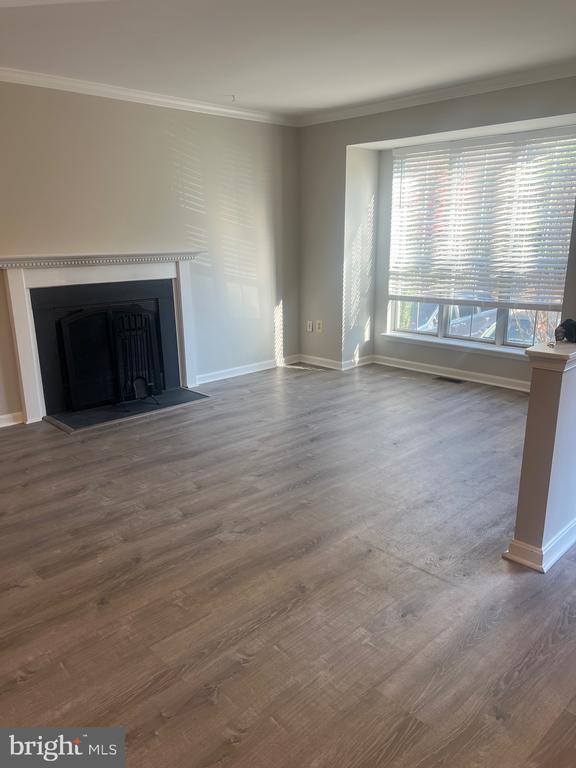 Building Photo - 210 High Timber Ct