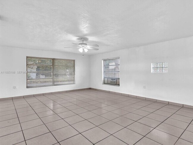 Building Photo - 1624 S 23rd Ave