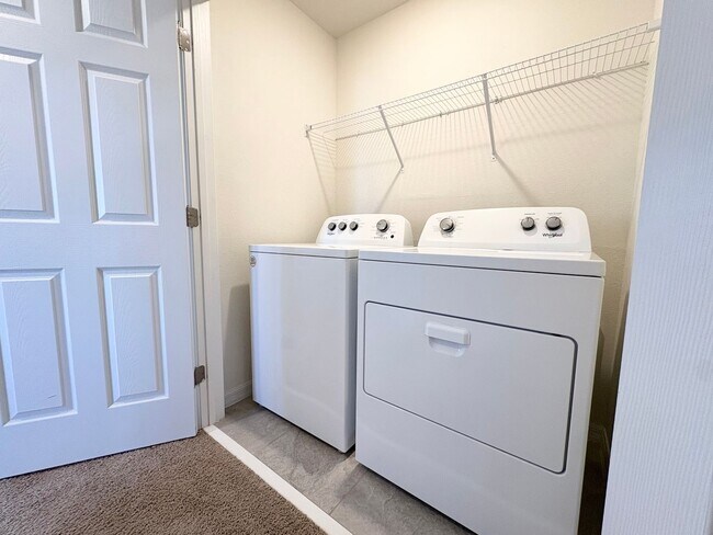 Building Photo - Newly Built, Water View, Luxury Executive ...