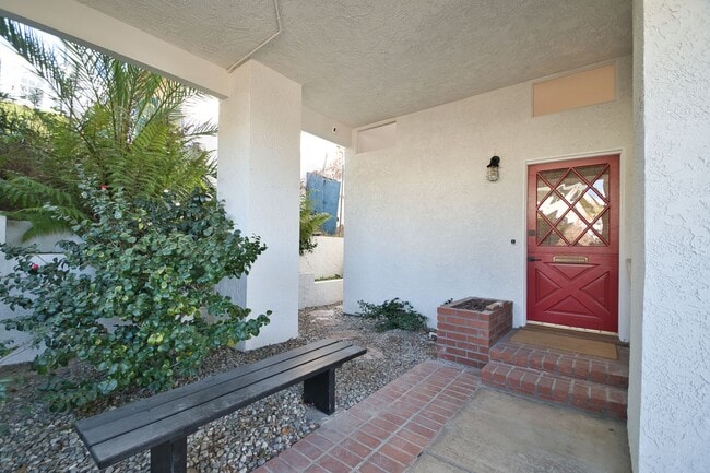Building Photo - 4 Bedroom Home on Cul de Sac in Hermosa Beach ** Coming soon 4/21/2026**