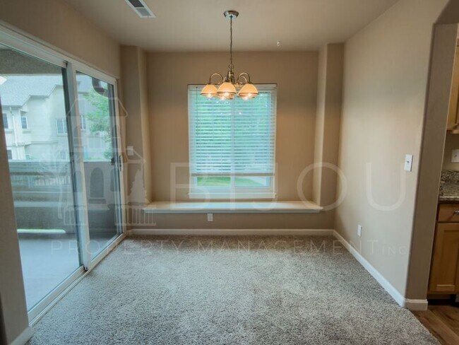 Building Photo - 6925 Ash Creek Heights