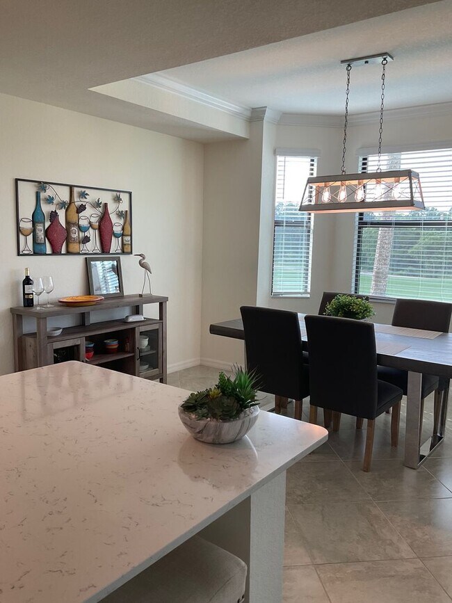 Building Photo - 2/2/ CONDO AVAILABLE NOV, DEC,@ THE  LAKEW...