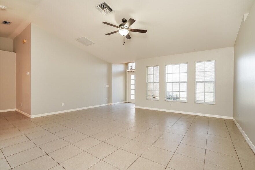 Building Photo - 8434 Bamboo Rd