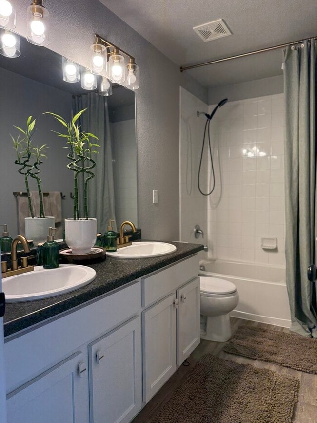 Building Photo - 3 Bed/2.5 Bath Home with Garage / Available Soon / Special Offer