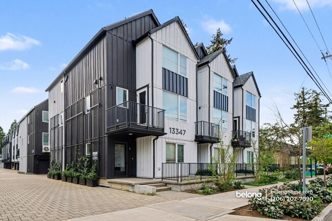 Building Photo - 13347 Greenwood Ave N